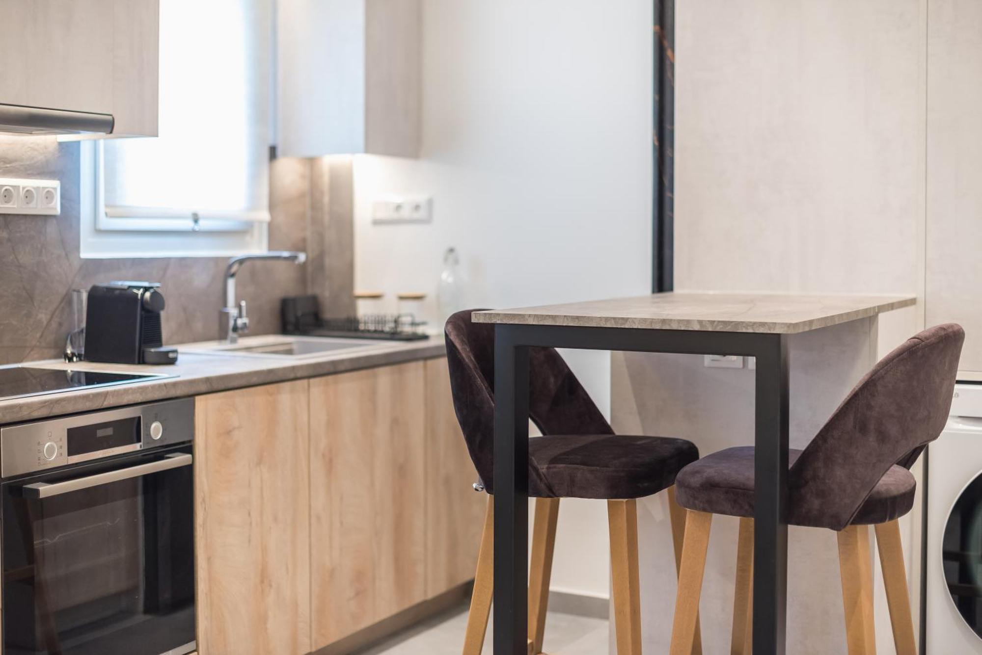 Newly Renovated Escape/psychiko Apartment